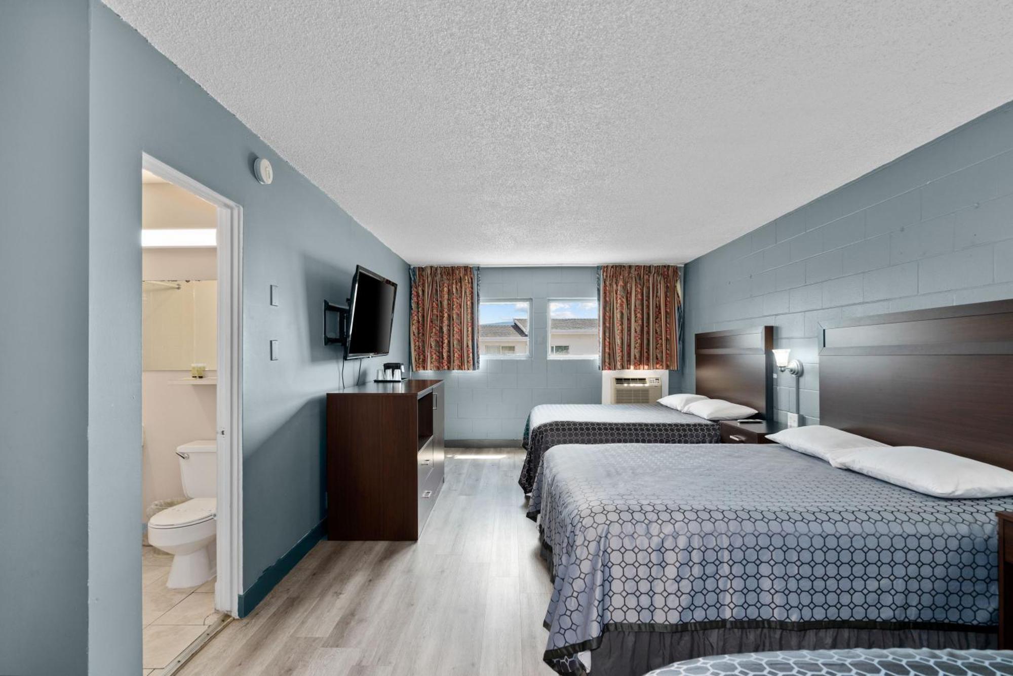 Holiday Lodge Wenatchee Exterior photo